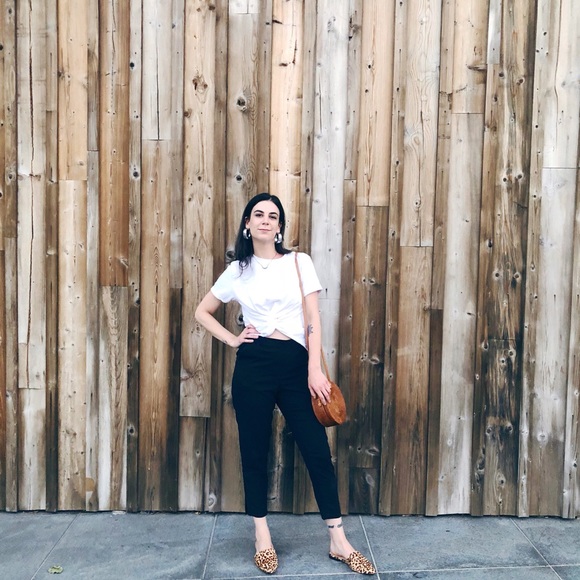 Meet your Posher εїз Tana Lindsay - Picture 2 of 16